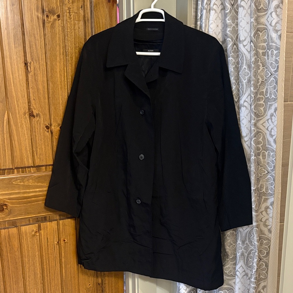 Men’s Alfani Top Coat Size 44
